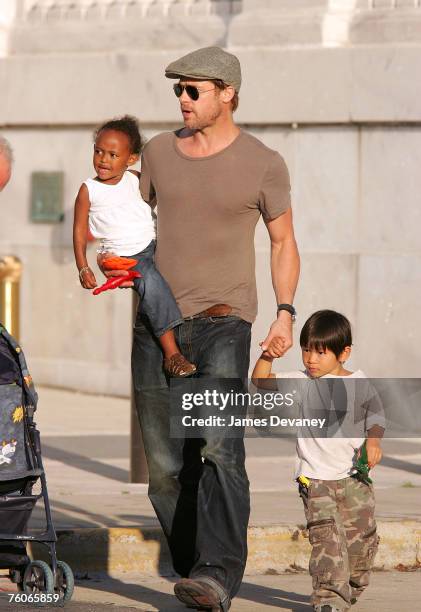 Brad Pitt and Angelina Jolie visit The Field Museum with their children on August 11, 2007 in Chicago.