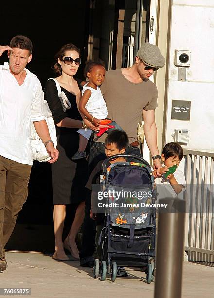 Brad Pitt and Angelina Jolie visit The Field Museum with their children on August 11, 2007 in Chicago.