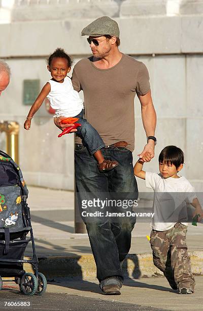 Brad Pitt and Angelina Jolie visit The Field Museum with their children on August 11, 2007 in Chicago.