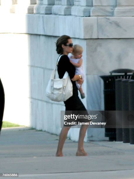 Brad Pitt and Angelina Jolie visit The Field Museum with their children on August 11, 2007 in Chicago.