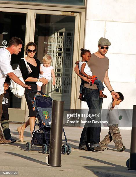 Brad Pitt and Angelina Jolie visit The Field Museum with their children on August 11, 2007 in Chicago.