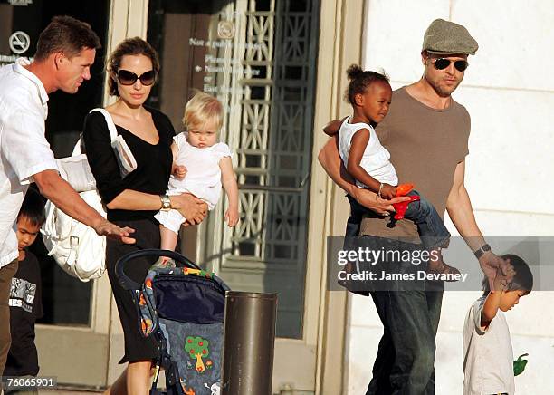 Brad Pitt and Angelina Jolie visit The Field Museum with their children on August 11, 2007 in Chicago.