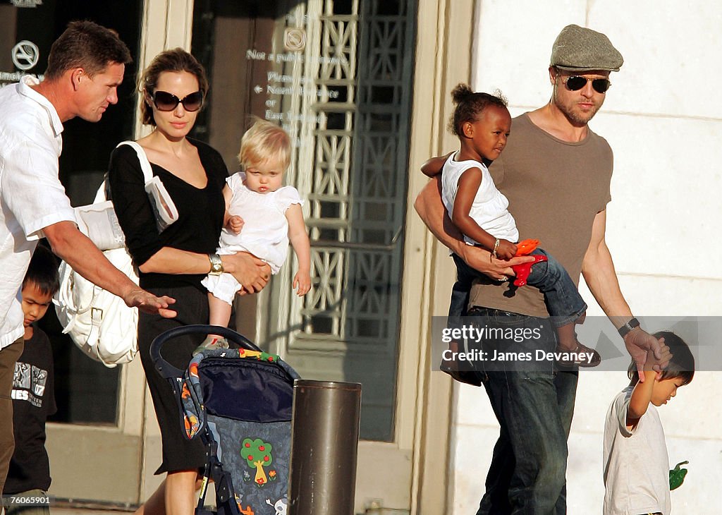 Celebrity Sightings In Chicago - August 11, 2007