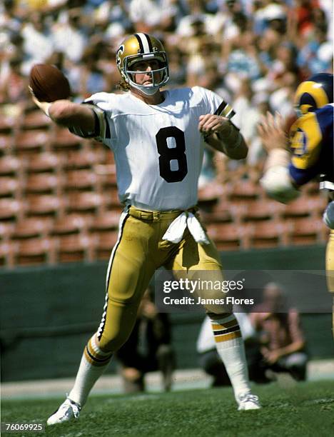 Quarterback Archie Manning of the New Orleans Saints makes a pass in a 45-31 loss to the Los Angeles Rams on November 2, 1980 at Los Angeles Memorial...