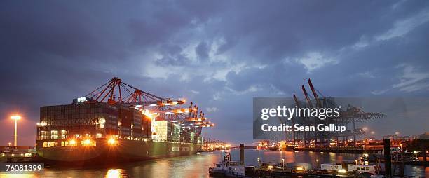 Container ship from China Shipping Line is loaded at the main container port August 13, 2007 in Hamburg, Germany. Northern Germany, with its busy...