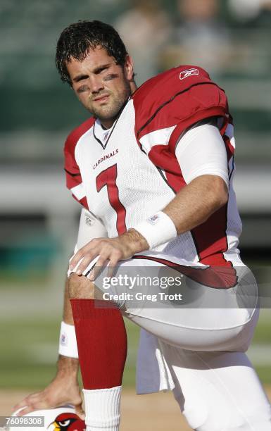 Quarterback Matt Leinart of the Arizona Cardinals warms up before a game against the Oakland Raiders on August 11, 2007 at McAfee Coliseum in...