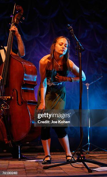 Apple Singer 22 Central Park Summerstage Nickel Creek And Fiona Apple Stock Photos ...
