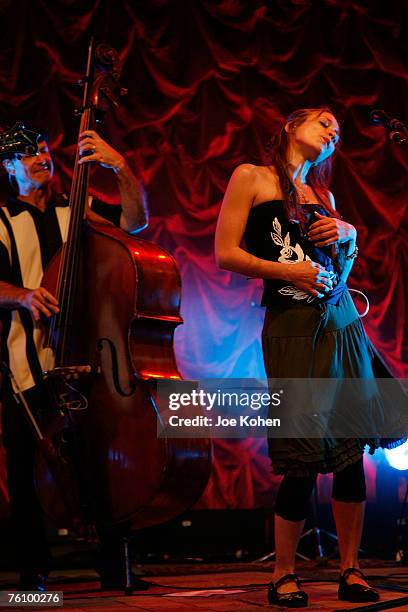 Apple Singer 22 Central Park Summerstage Nickel Creek And Fiona Apple Stock Photos ...
