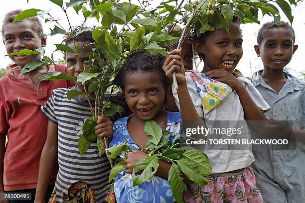 Kiriwina Islander children from Kavatari, News Photo
