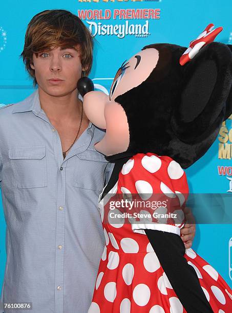 Zac Mouse 6.085 Minnie Mouse Stock Photos, High-Res Pictures, and Images - Getty ...