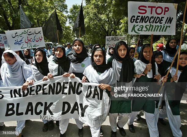 Pakistani Kashmiri students march towards the Indian embassy during a demonstration in Islamabad, 15 August 2007. The protestors condemned Indian...