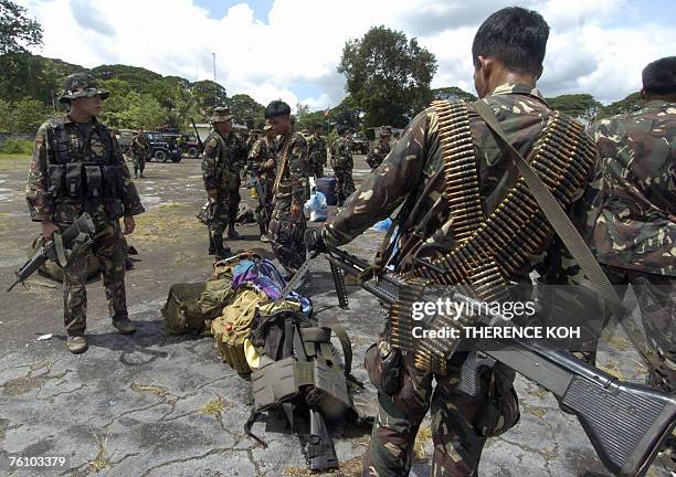 Scout Rangrt 42 Philippine Army Scout Ranger Stock Photos, High-Res Pictures, and ...