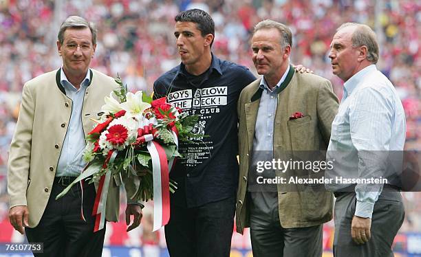 Karl Hopfner, member of the Board Bayern Munich, Roy Makaay, Karl-Heinz Rummenigge, CEO of Bayern Munich and Ulli Hoeness, manager Bayern Munich,...