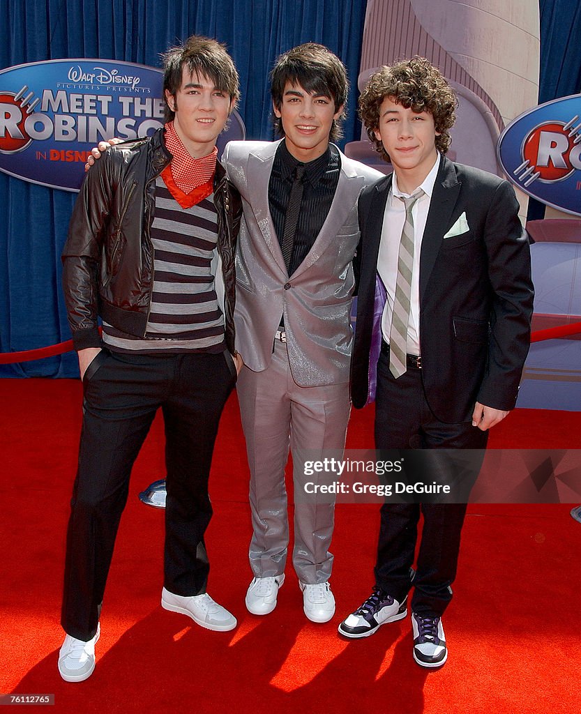 "Meet the Robinsons" Los Angeles Premiere - Arrivals