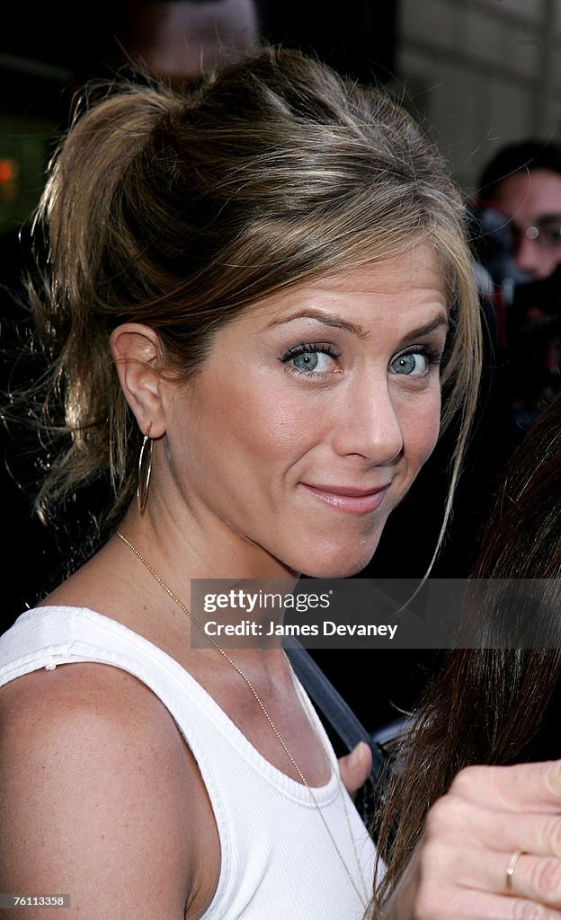 Jennifer Aniston Sighting In New York City - May 25, 2006