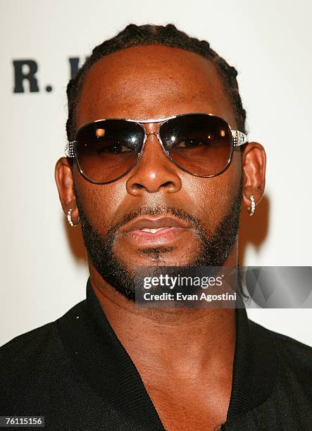 Kenneth Kelly Singe R 6,005 R Kelly Singer Stock Photos, High-Res Pictures, and Images ...