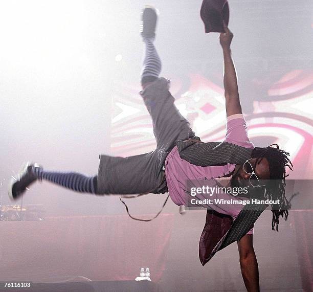 Will.i.am of the Black Eyed Peas performs on stage in concert at Olympic Park on August 16, 2007 in Seoul, South Korea.