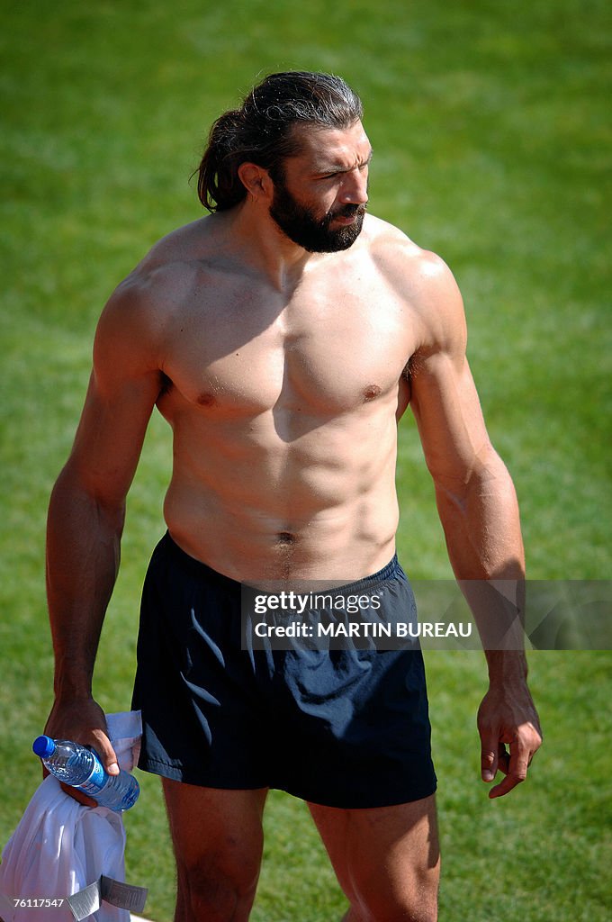 France's rugby union national team lock