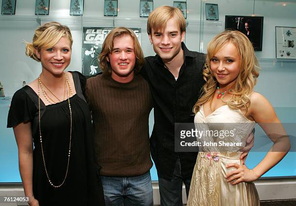 Brittany Snow, Haley Joel Osment , David Gallagher and Hayden Panettiere