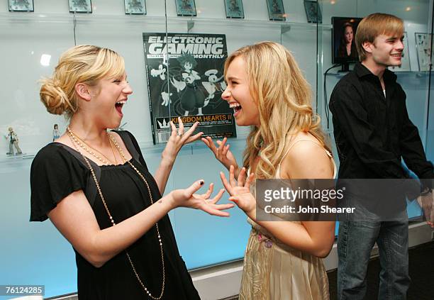 Brittany Snow and Hayden Panettiere