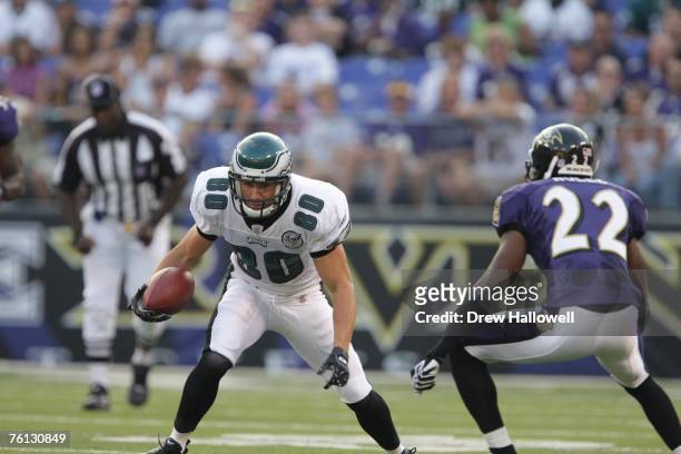 Wide receiver Kevin Curtis of the Philadelphia Eagles runs with the ball during the game against the Baltimore Ravens on August 13, 2007 at the M&T...