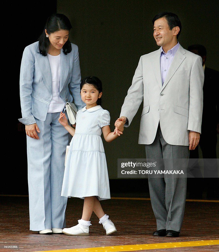 Japanese Crown Prince Naruhito (R), Prin