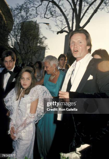 Angelina Jolie, Jamie Haven, Jon Voight, and mother