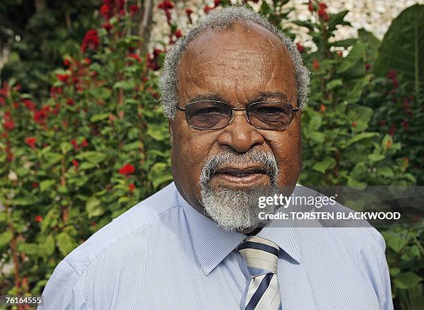 Papua New Guinea prime minister and the nation's founding father, Michael Somare, leaves for Parliament House in Port Moresby, 17 August 2007. Somare...