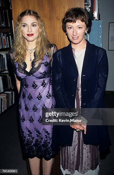 Cundu Rooks 1 423 Cindy Sherman Photos Stock Photos, High-Res Pictures, and Images ...