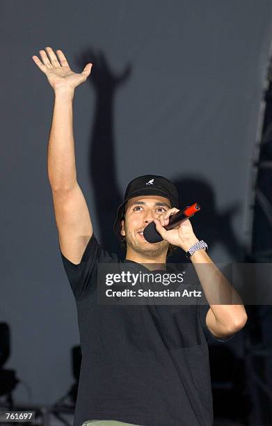 Howie Singer 51 Music Band Stage Singer Microphone Backstreet Boys Stock Photos ...