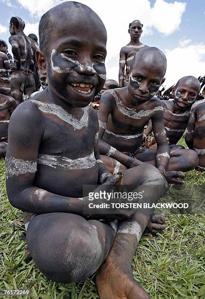 Ambulua boys from Khoril Khu wait to perform during the 46th annual singsing in the frontier town of Mount Hagen, 19 August 2007. Tribes from all...