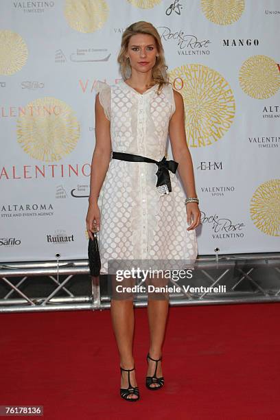 Claire Danes arrives at the Ara Pacis for Valentino's Exhibition opening on July 6, 2007 in Rome, Italy.