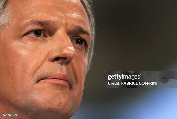 Picture taken 19 April 2007 shows Nestle Chief Financial Officer Paul Polman during the annual shareholders meeting of the Swiss based giant food...