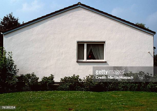 side facade of a white suburban house - outdoor wall stock pictures, royalty-free photos & images