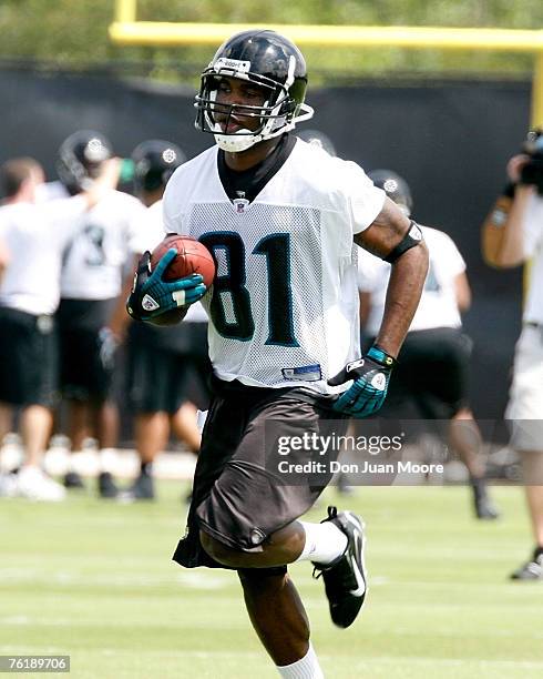Jaguars Rookie WR Mike Walker during the first session mini camp at the Jacksonville Jaguars practice facility in Jacksonville, FL, Saturday, May 11,...