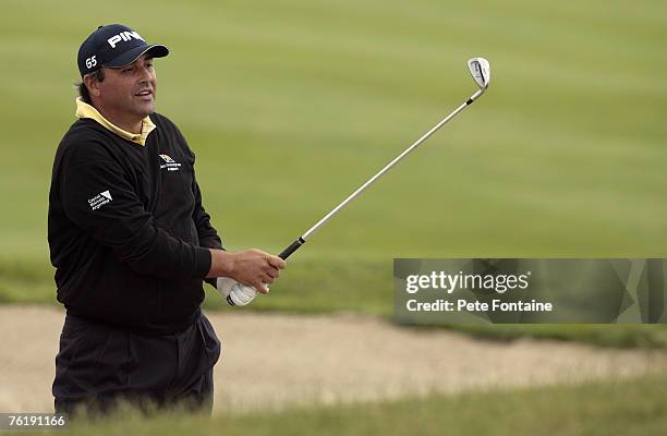 Argentina's Angel Cabrera in action during the final round of the 2006 Smurfit Kappa European Open at the K Club in Straffan, Ireland on July 9, 2006.