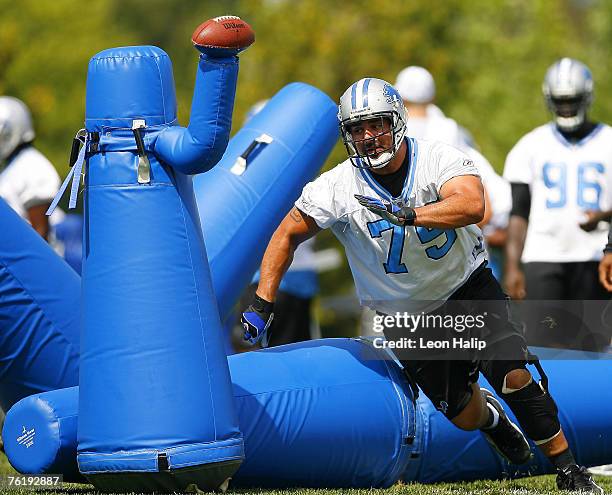 Shaun Cody works out during the Detroit Lions training camp Monday afternoon in Allen Park, MI. August 7, 2006