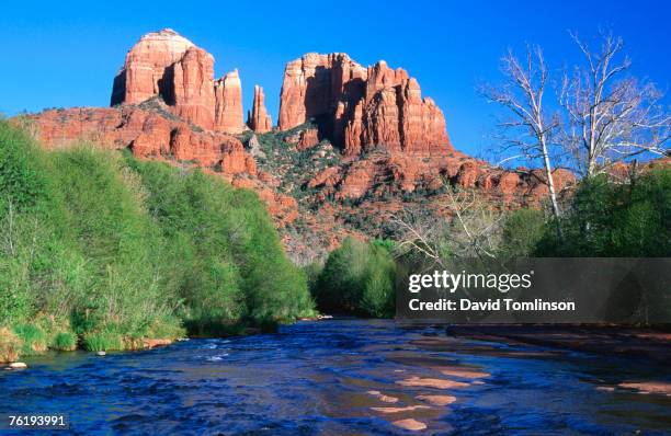 cathedral rock above oak creek at red river crossing, sedona, arizona, united states of america, north america - red river stock pictures, royalty-free photos & images