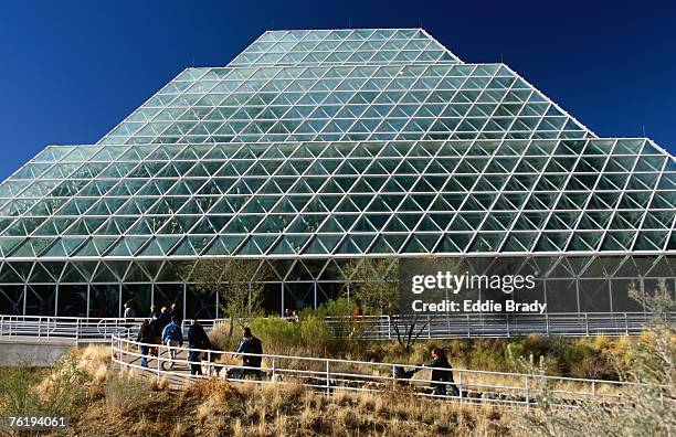 exterior of biosphere 2, oracle, arizona, united states of america, north america - biosphere 2 arizona stockfoto's en -beelden