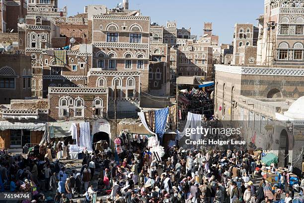 overhead of market in old town, san'a, san'a, yemen, middle east - jemen stockfoto's en -beelden