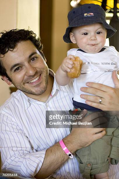 Fred Savage and son