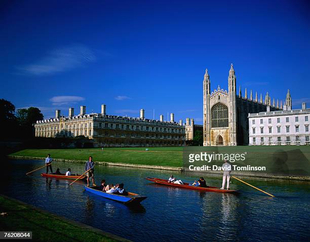 king's college chapel and punts on river, cambridge, cambridgeshire, england, united kingdom, europe - cambridge england stock pictures, royalty-free photos & images