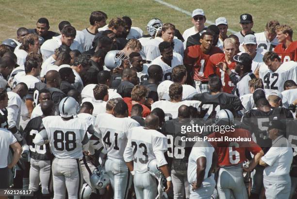 Art Shell, Offensive Line Coach for the Los Angeles Raiders talking with the team before their National Football Conference West game against the New...