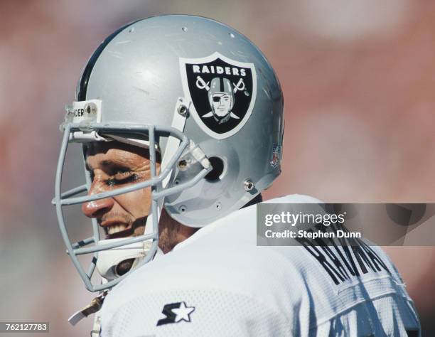 Tom Rathman,Running Back for the Los Angeles Raiders during the National Football Conference West game against the Los Angeles Rams on 13 November...