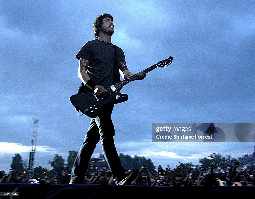 Foo Fighters Concert in Manchester - June 18, 2006