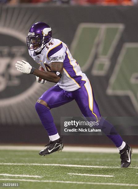 Aundrae Allison of the Minnesota Vikings returns a kick against the New York Jets during their preseason game on August 17, 2007 at Giants Stadium in...