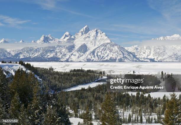 grand tetons in winter, grand teton national park, wyoming, usa - grand teton nationalpark stock-fotos und bilder