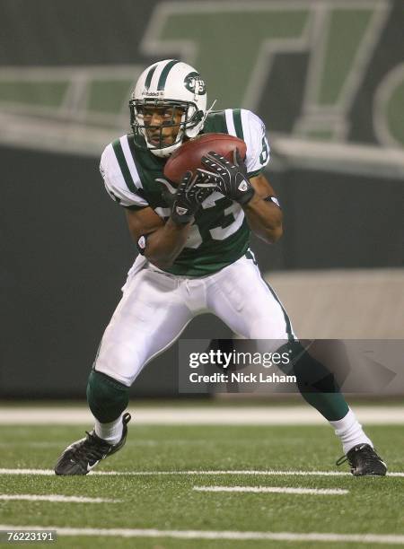 Chansi Stuckey of the New York Jets returns a kick against the Minnesota Vikings during their preseason game on August 17, 2007 at Giants Stadium in...