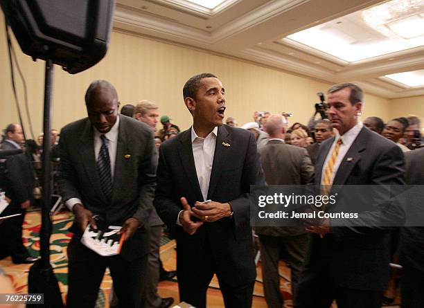 Obama Fansign Barack Obama Signs Copies Of His New Book Photos and Premium High Res ...