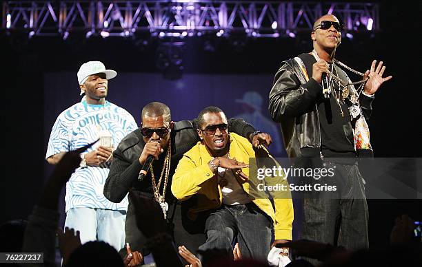 675 Diddy 50 Stock Photos, High-Res Pictures, and Images - Getty Images